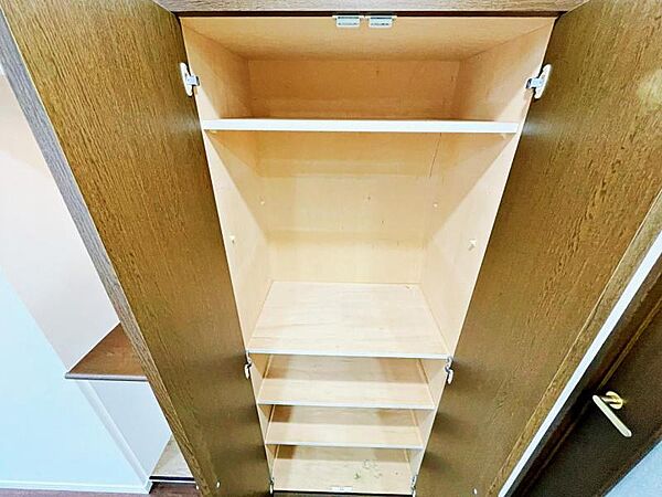 キッチン横収納