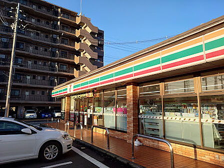 セブン-イレブン 相模原西橋本2丁目店 が目の前です。