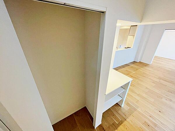 居間収納