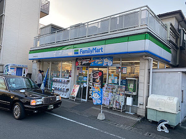 ファミリーマート 海田西国分寺店 徒歩2分