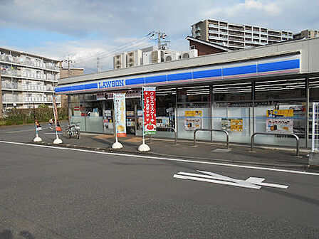 ローソン 上鶴間本町五丁目店 徒歩2分