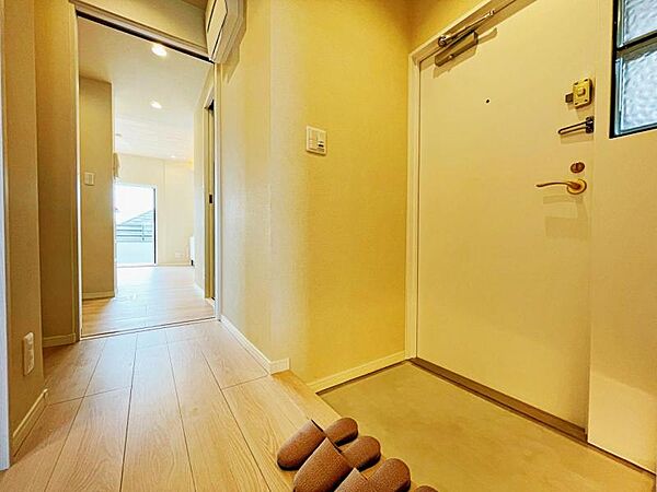 人感センサー付き照明の玄関です。