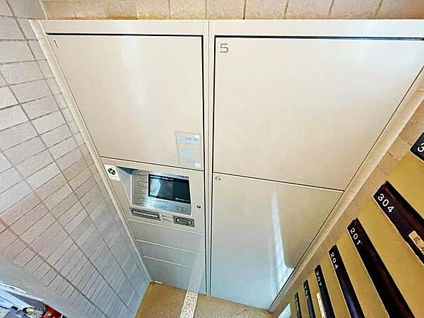 【宅配ボックス】不在時の荷物の受取もできます。