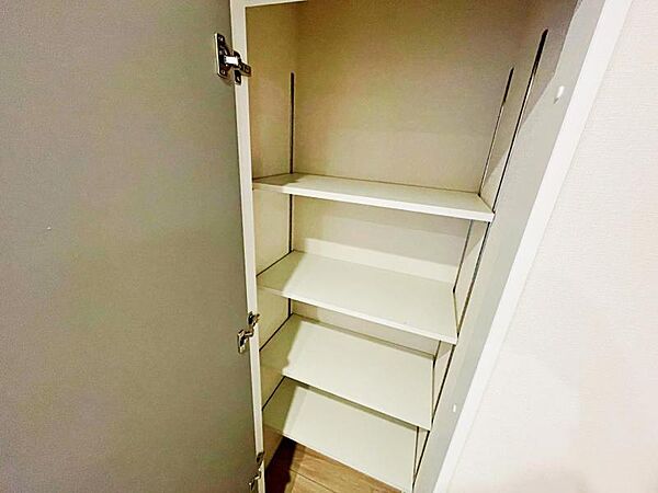 居間収納