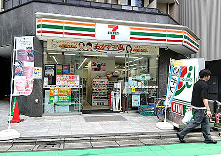 セブン-イレブン 中野駅南口店 徒歩1分
