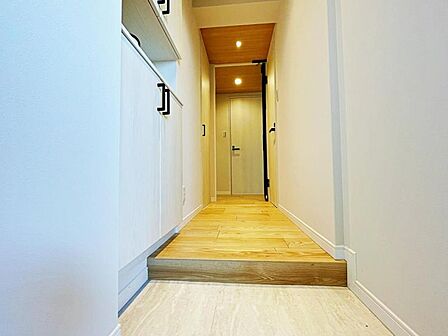 人感センサー付き照明の玄関です。
