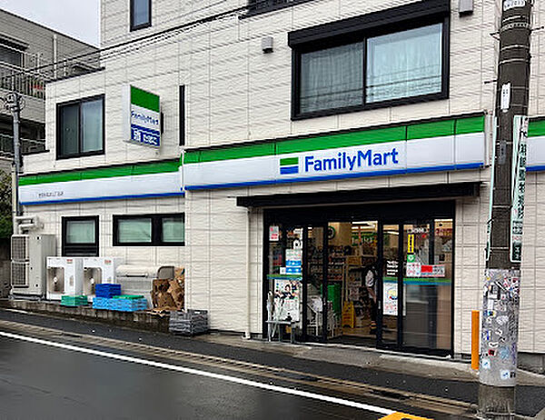 ファミリーマート世田谷北沢三丁目店　徒歩5分