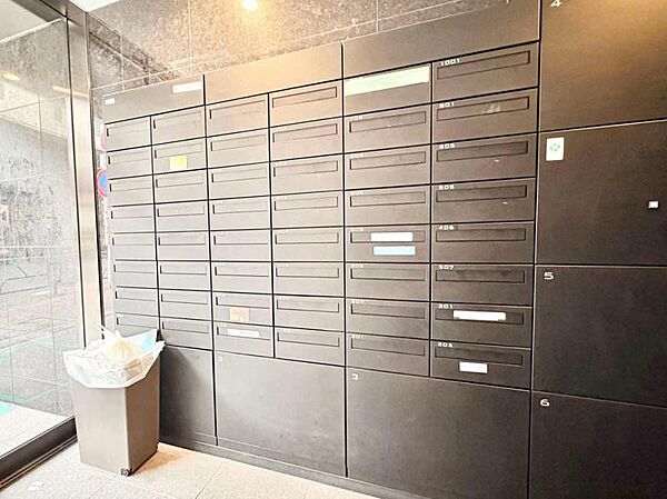 【宅配ボックス】不在時の荷物の受取もできます。