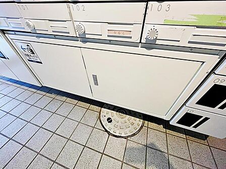 【宅配ボックス】不在時の荷物の受取もできます。