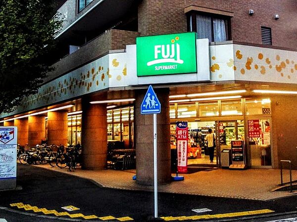 FUJI 五月台店　徒歩11分