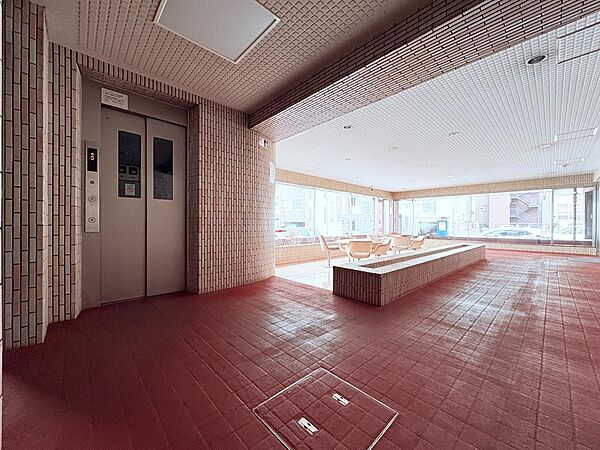 【毎日を快適に！エレベーター完備の住まい】重い荷物も、ベビーカーも、もう階段で苦労しません！エレベーター完備で、どんな世代の方もストレスフリーな毎日を過ごせます。