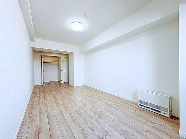 【暮らし心地を大きく左右する収納】適材適所に配置し使い勝手を考慮しました。空間を余すところなく有効利用した収納は生活空間をより上質なものへ、空間量がもたらすゆとりがあります。