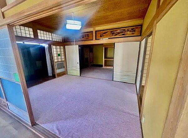 1階、6帖二間つづきの和室です。