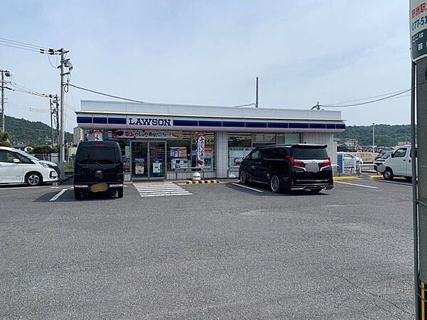 LAWSON　甲西菩提寺店フレンドマートやツルハドラックの近くです。駐車場も広く、便利です。 630m
