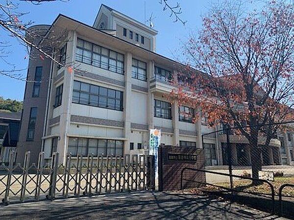 湖南市立菩提寺北小学校 870m