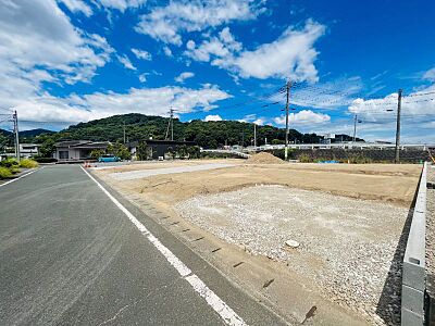 外観：造成渡し建築条件なしの土地です♪