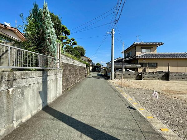 熊本電鉄バス「麻生田小前」停まで徒歩約4分の立地！通勤通学や日常生活にも大変便利です！