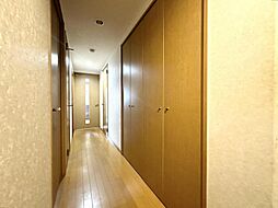 サーパス県立大学前 2LDKの室内