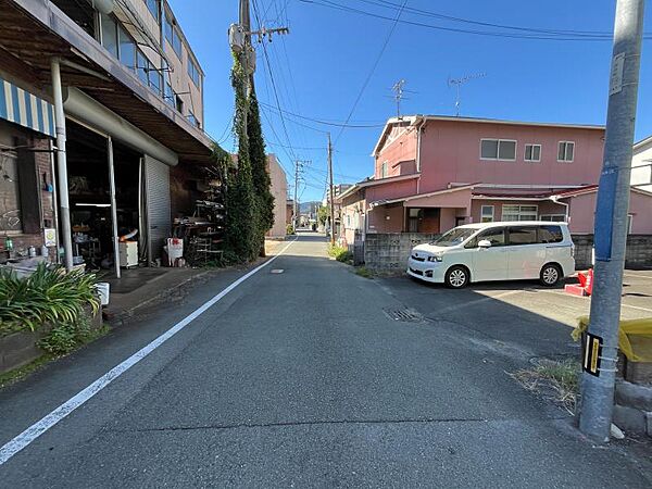 徒歩15分圏内に小中学校がありますので、毎日の通学も安心です◎