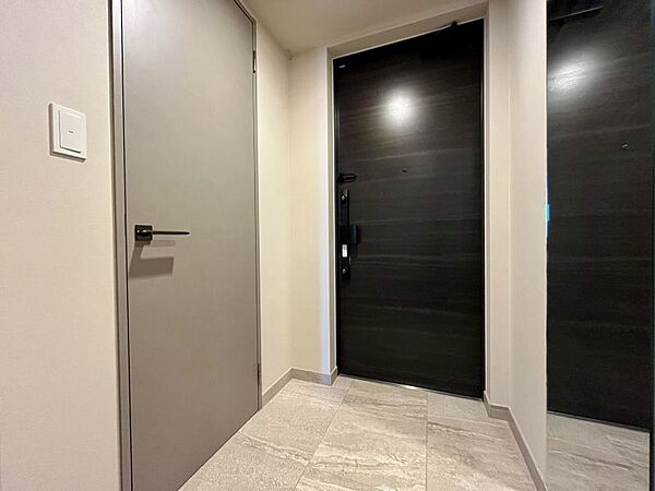 玄関横にはシューズインクローゼットが備えられています♪