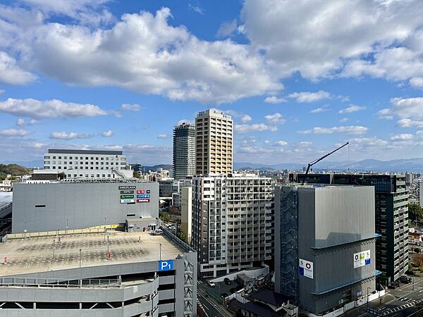 30階建ての14階部分に位置！高層階のため眺望良好！陽当たり・風通し良好です♪