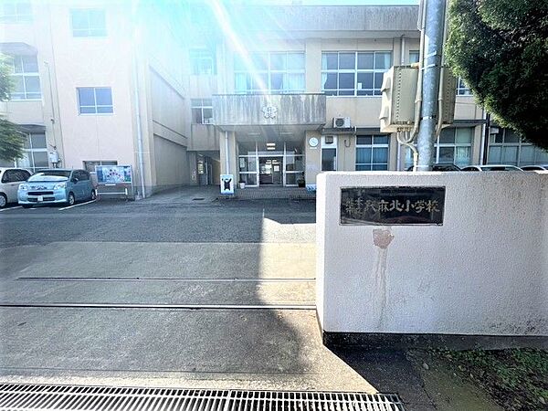 託麻北小学校まで　962m　徒歩約13分●「和」がいっぱいの学校に～一人ひとりが大切にされる学校を通して～　1一人ひとりの「自己有用感」を高める2みんなの笑顔と命を守る集団をつくる