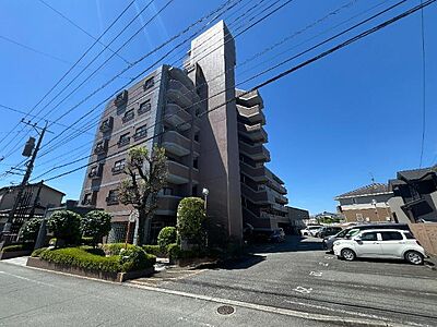 外観:専有面積95m2超えの4LDK!ペット飼育が可能なためペットをお飼いの方にも最適なマンションです♪ 外観:専有面積95m2超えの4LDK!ペット飼育が可能なためペットをお飼いの方にも最適なマンションです♪