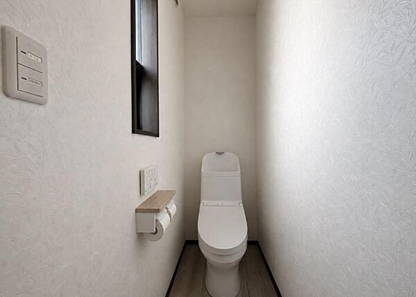 トイレが二つありますので、朝のお出かけ前の混雑時や来客の際には便利です。