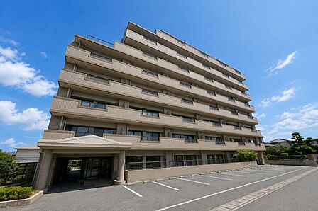 8階建ての1階部分!専用庭付きのマンションです☆彡
