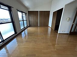 コンフォート角野 402 4階2LDKのリビング/ダイニング