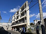 JR総持寺駅より徒歩3分 築33年6ヶ月 4階建の賃貸物件