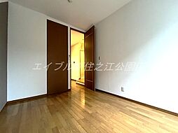 ラーレンティア 1階1Kのリビング/ダイニング