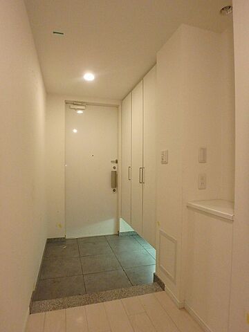 玄関 ラグナタワー 7階/-