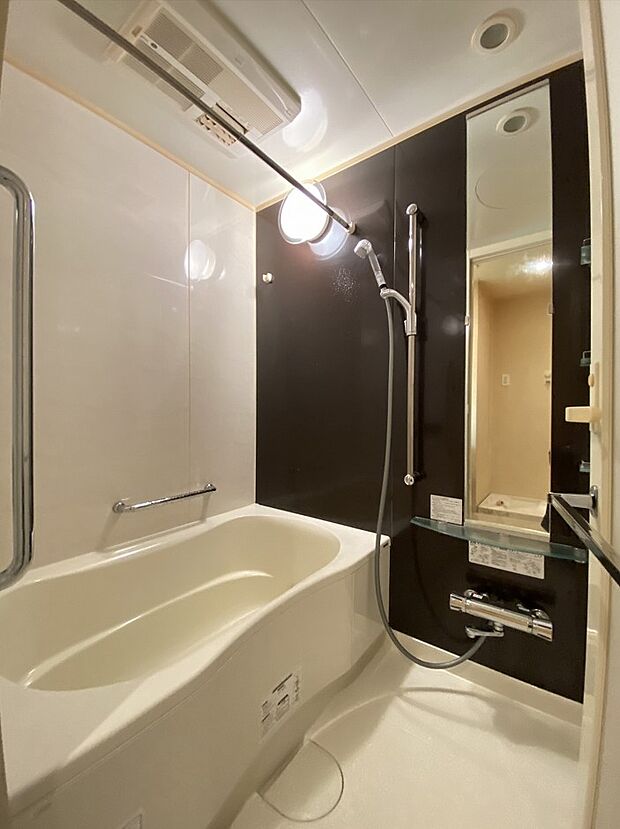 浴室乾燥機＆オートバスを完備した機能的な浴室。(2022年4月空室時撮影)