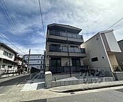 山科駅より徒歩11分 新築 3階建の賃貸物件