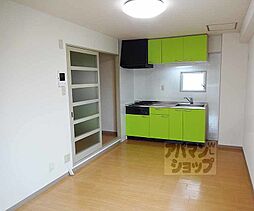 シャンドール東野 301 3階1LDKのリビング/ダイニング