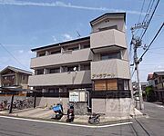 伏見駅より徒歩10分 3階 築27年8ヶ月の賃貸物件