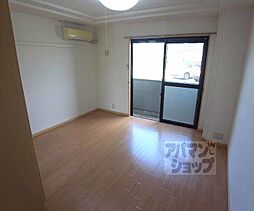 京阪宇治線 六地蔵駅 徒歩6分の賃貸マンション 1階1Kのリビング/ダイニング