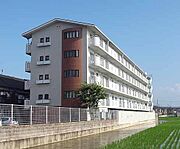 リジェール鴨川 4階 築33年の賃貸物件