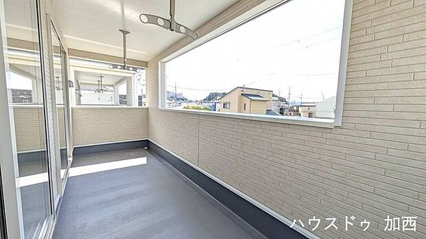 ☆広ーいインナーバルコニー♪雨が降っても安心です♪