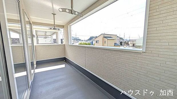 ☆陽当たりの良いインナーバルコニー