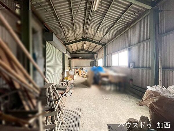 倉庫内