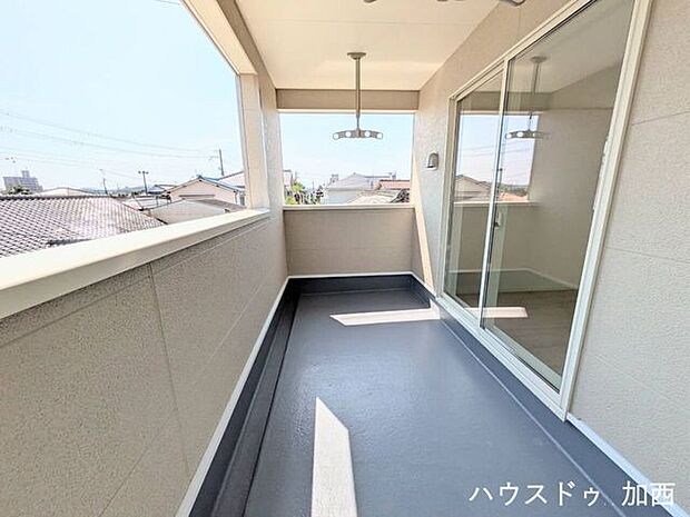 インナーバルコニー♪屋根があるので急な雨でも洗濯物が濡れません(*^-^*)