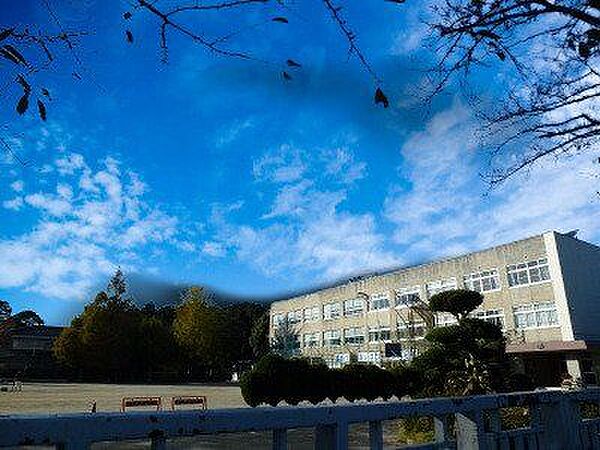 玉川小学校 1700m