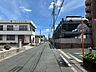 外観：前面道路含む現地写真