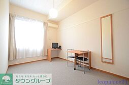 レオパレスかたくり 110 1階1Kのリビング/ダイニング