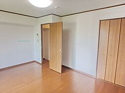 アムールII EST 204 2階1Kのリビング/ダイニング