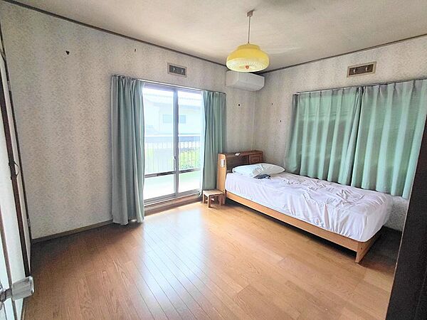■　２階洋室　寝室や子ども部屋、趣味のお部屋など、ライフスタイルに合わせて多目的に活用できる洋室です。