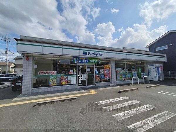 画像23:ファミリーマート　橿原くずもと町店まで100メートル