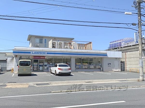 画像25:ローソン　奈良西九条町二丁目店まで700メートル